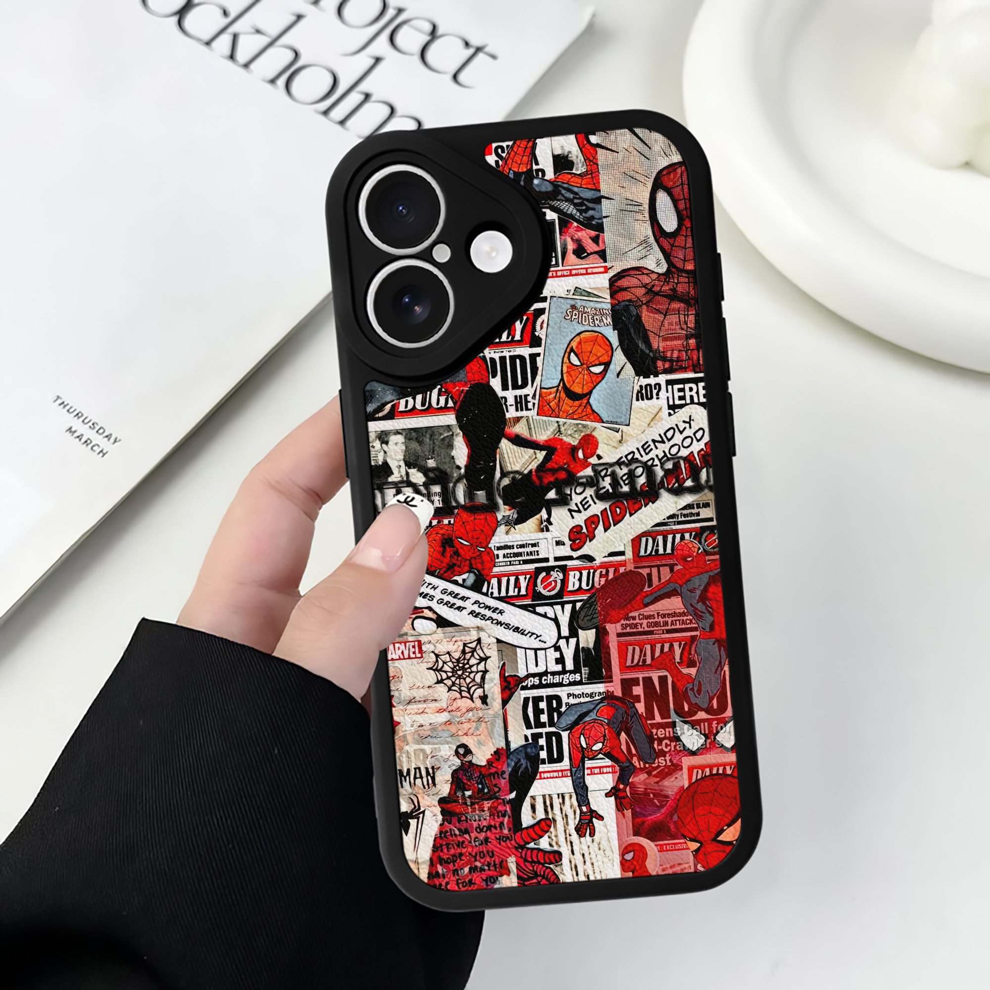 Spider Man スパイダーマン 【iPhone 16シリーズ対応】シリコンスマホケース（レザー調） 材質：シリコン